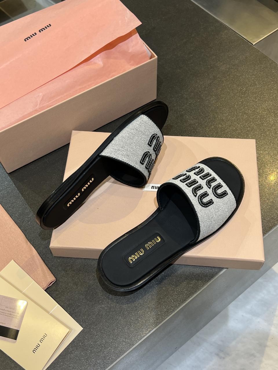 шлепанцы кристиан диор,,кожаные шлепанцы miu miu,шлепки диор,шлепанцы женские