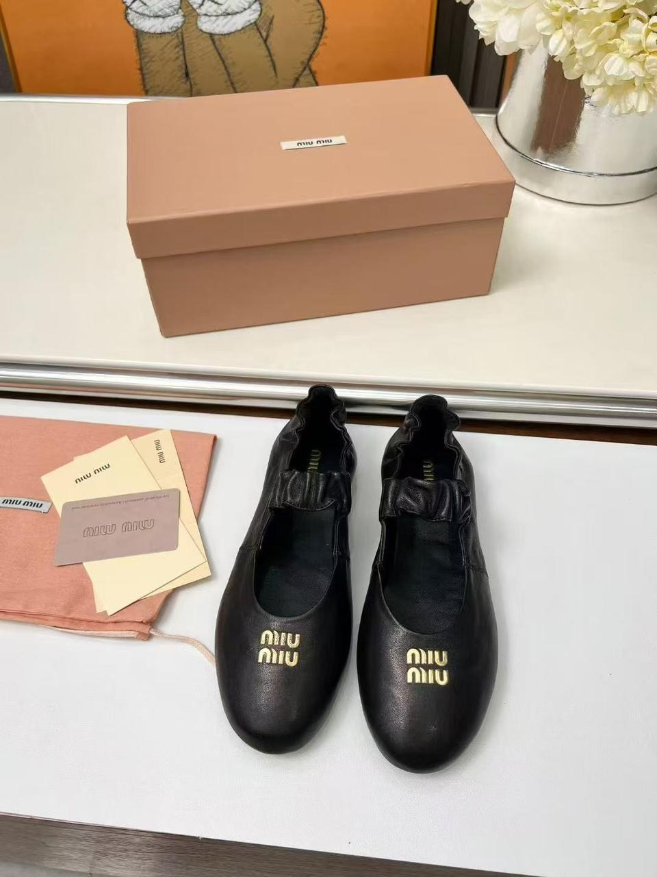 ,женские черные замшевые туфли miu miu,балетки miu miu,женские черные замшевые туфли miu miu lm-21960,женские балетки