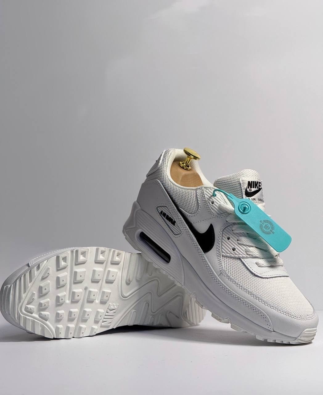 кроссовки белые nike air max 90,nike air max 90 white,кроссовки,женские повседневные кроссовки air max 90 от finish line nike,nike air max