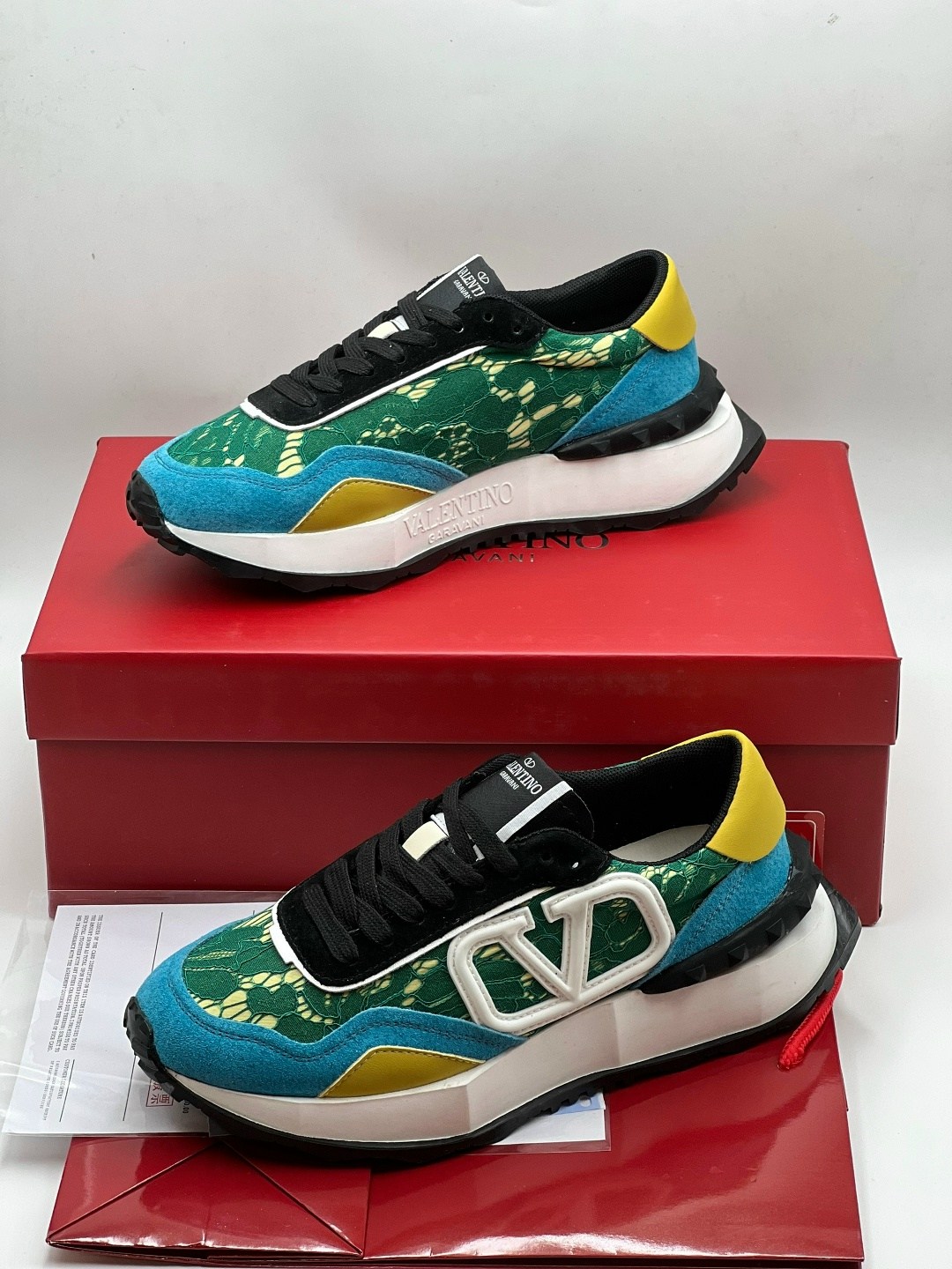 кроссовки valentino,кроссовки мужские valentino,кроссовки женские valentino,valentino garavani кроссовки,валентино кроссовки