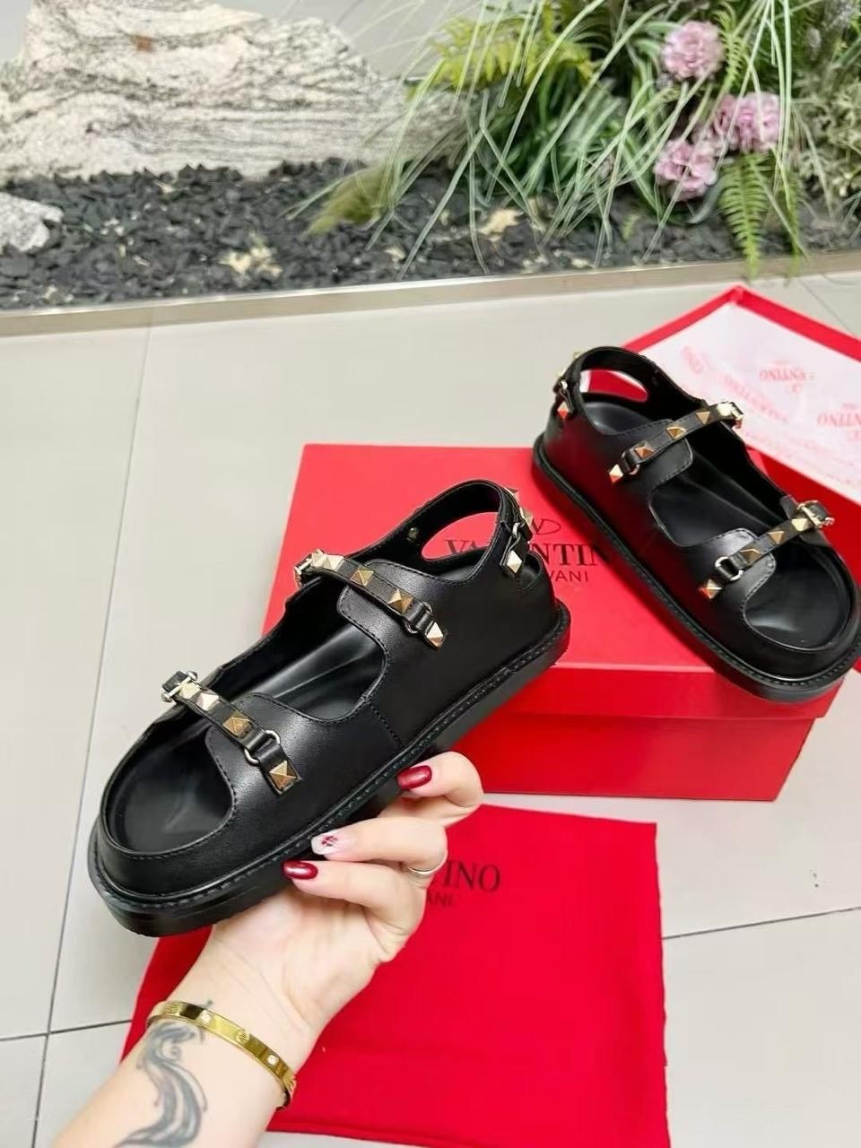 сандалии valentino,босоножки valentino,женские сандалии,сандалии,сандалии celine 2026