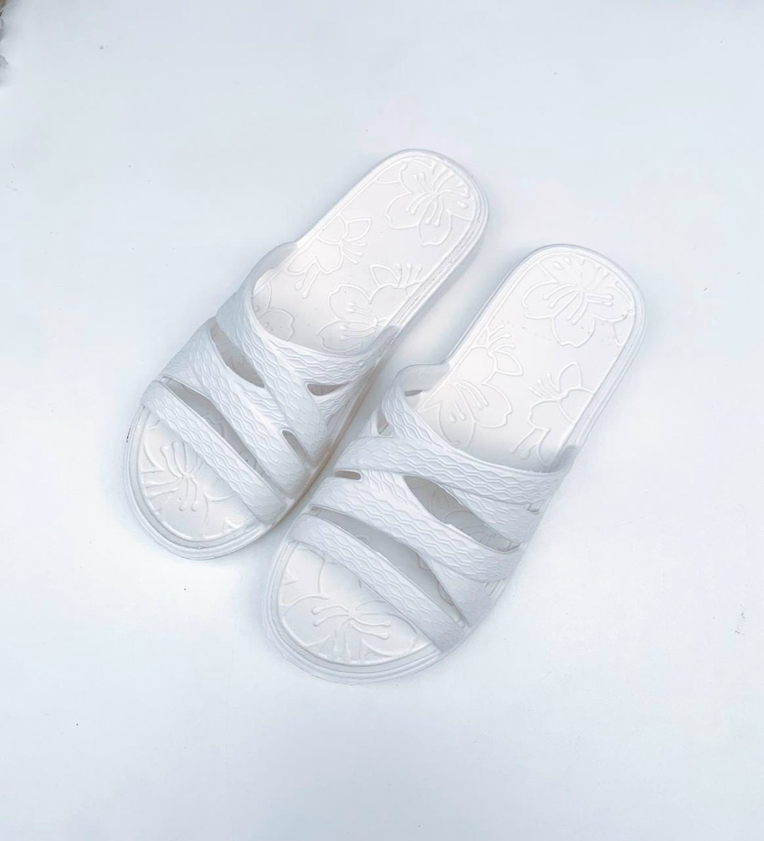 женские шлепанцы,белые шлепанцы,сланцы женские,белые тапочки,пантолеты женские