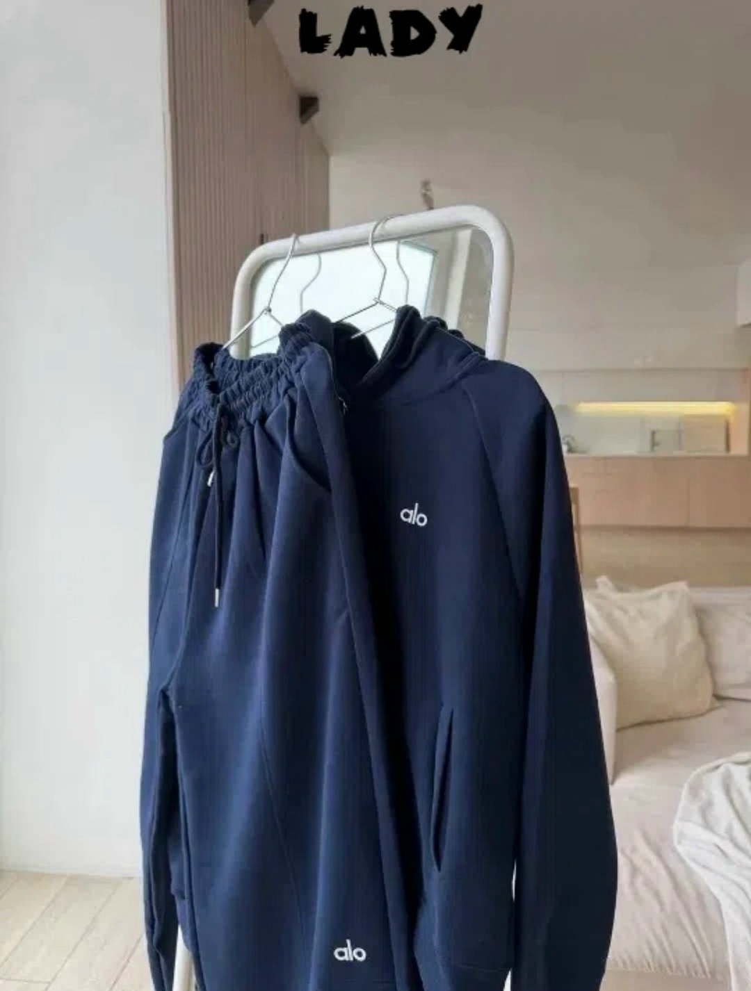 женский спортивный костюм,женский спортивный костюм на флисе,женский спортивный костюм c зип худи,спортивный костюм,женский костюм