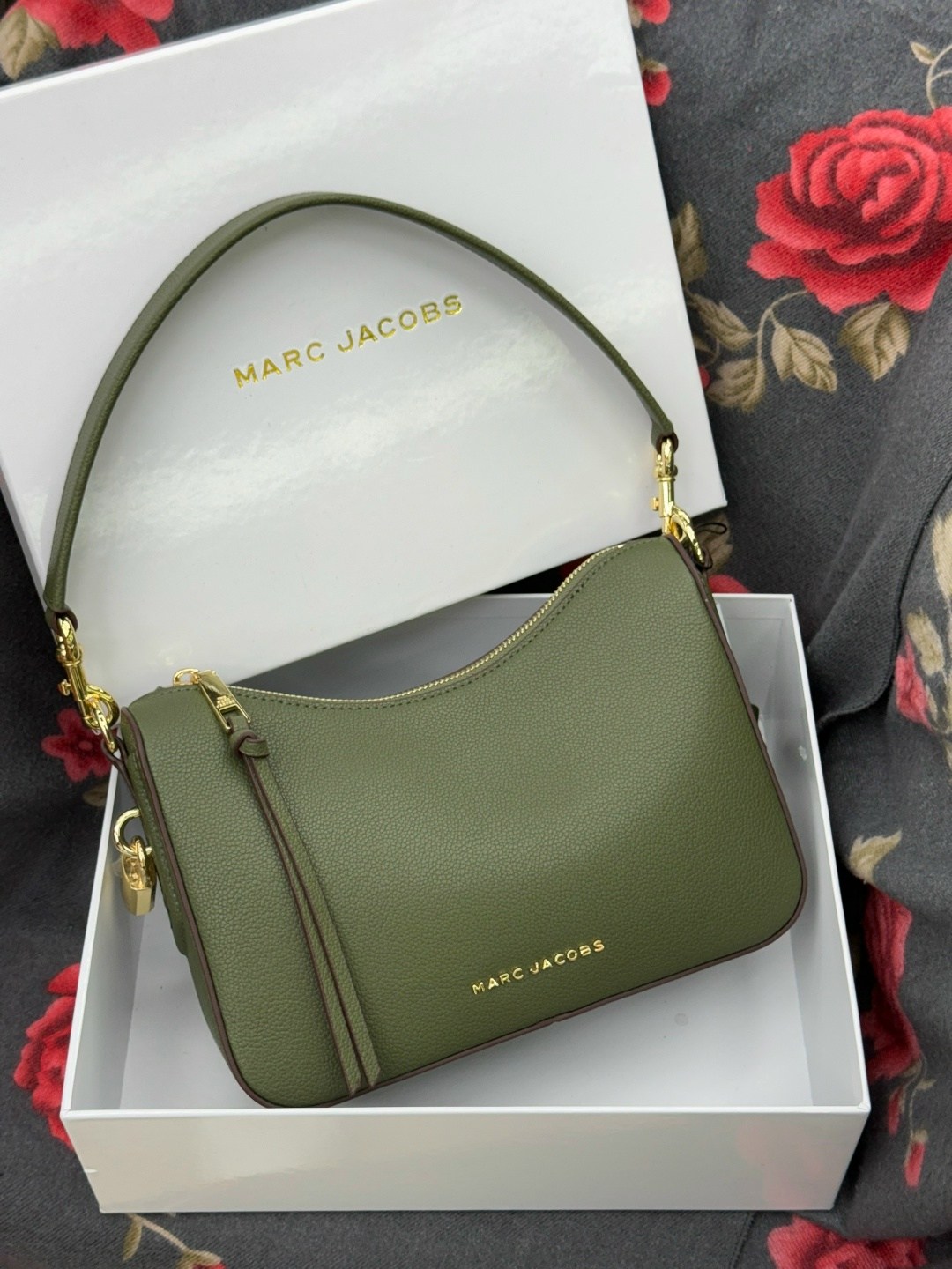 marc jacobs сумка женская,сумка marc jacobs натуральная кожа,marc jacobs сумка,сумка,сумка-хобо от marc jacobs из натуральной кожи