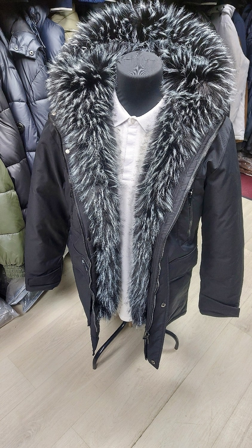 парка с мехом чернобурки,парка с натуральным мехом,парка с чернобуркой,бежевая парка с мехом чернобурки,парки с чернобуркой