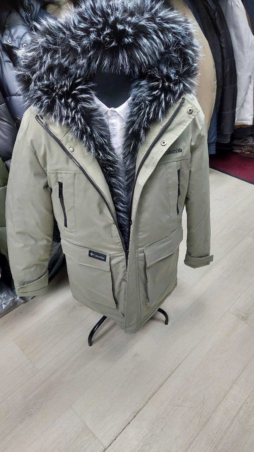 парка с мехом чернобурки,парка с натуральным мехом,парка с чернобуркой,бежевая парка с мехом чернобурки,парки с чернобуркой