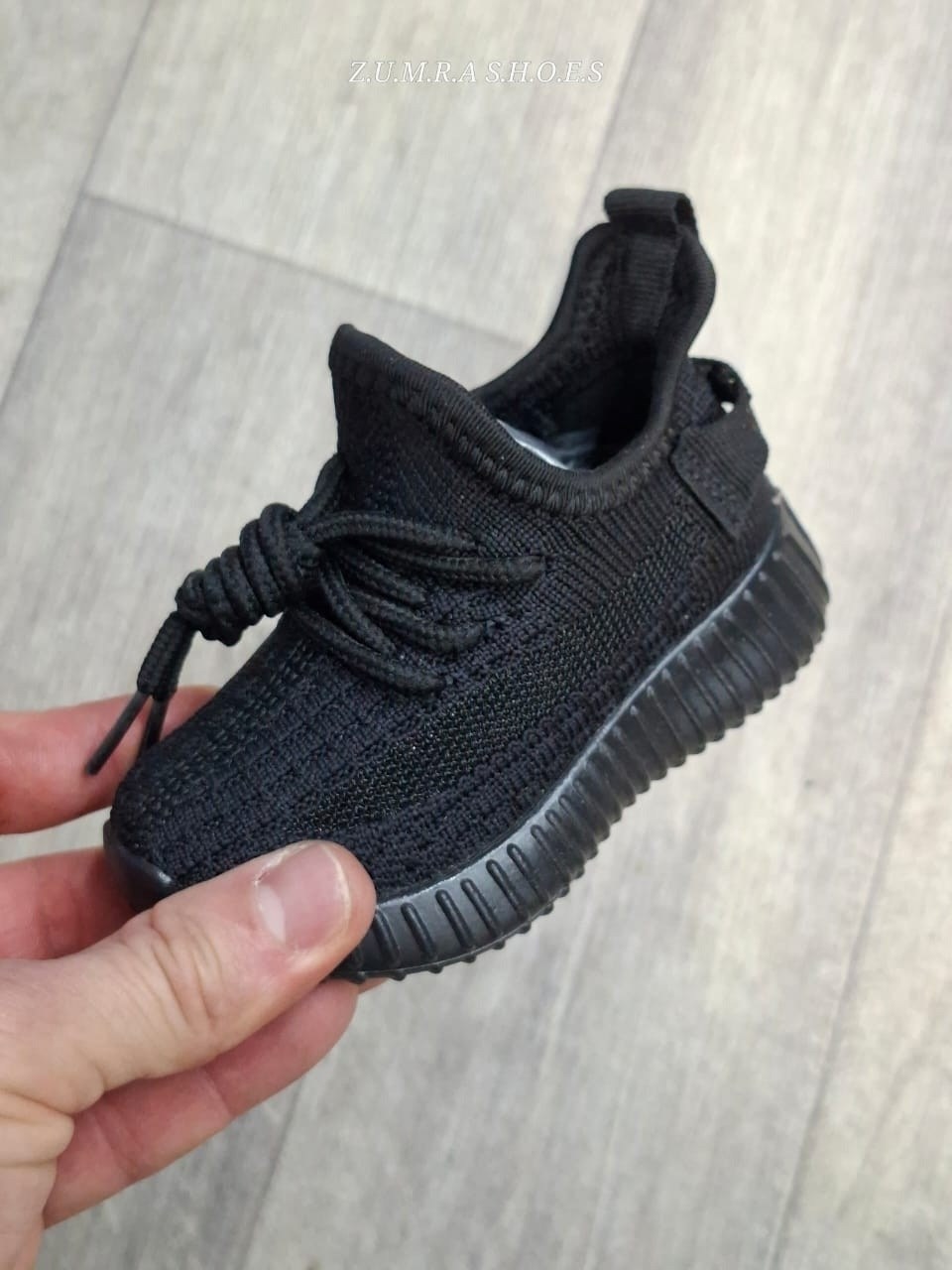 кроссовки,кроссовки изики,,детские кроссовки, детская