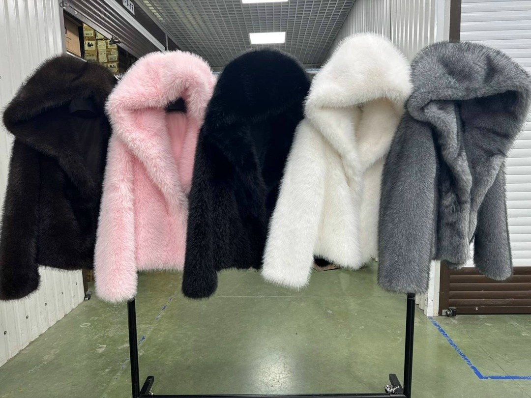 шуба с капюшоном,парка с мехом,женская шуба,меховая куртка,парка с меховым