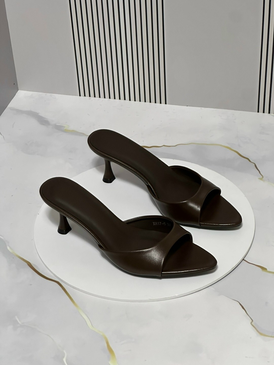 ,замшевые мюли,замшевые босоножки,босоножки на каблуках,мюли женские