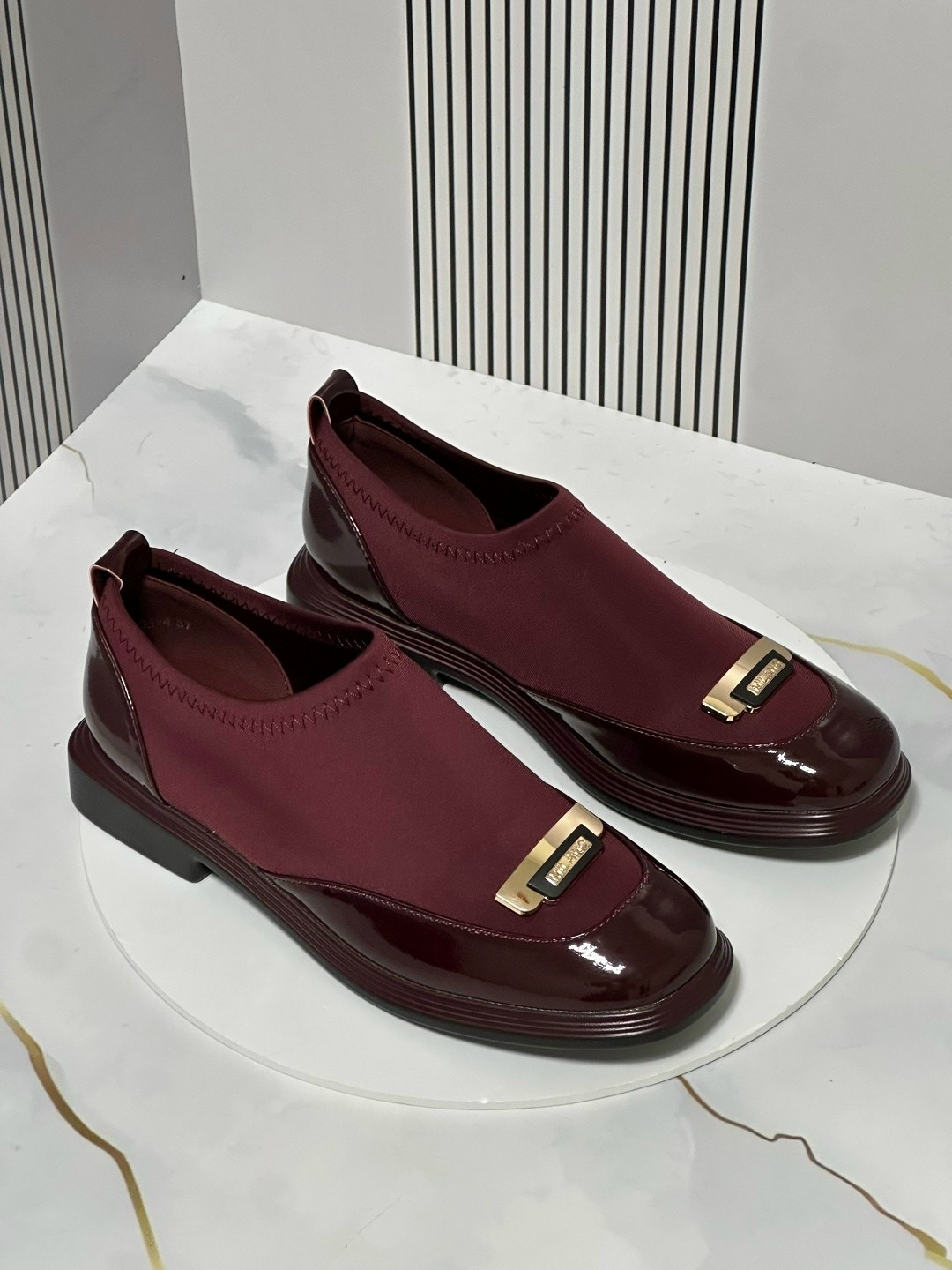 ,женская ,лоферы женские,лоферы женские луи виттон,бордовые лоферы