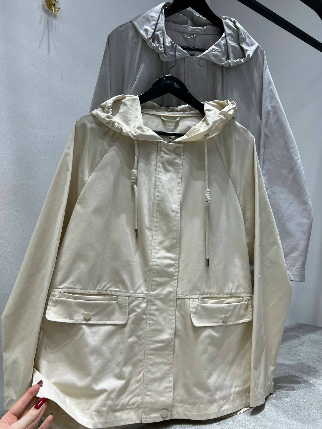 ветровка женская,ветровка женская с капюшоном,ветровка,ветровка удлиненная с капюшоном,легкая куртка