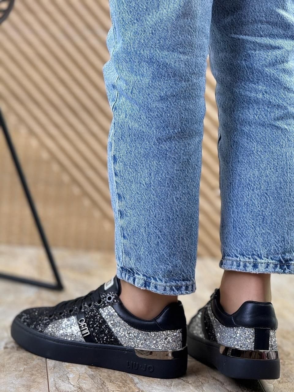 ,кроссовки женскиe,кроссовки со стразами,модная ,женская