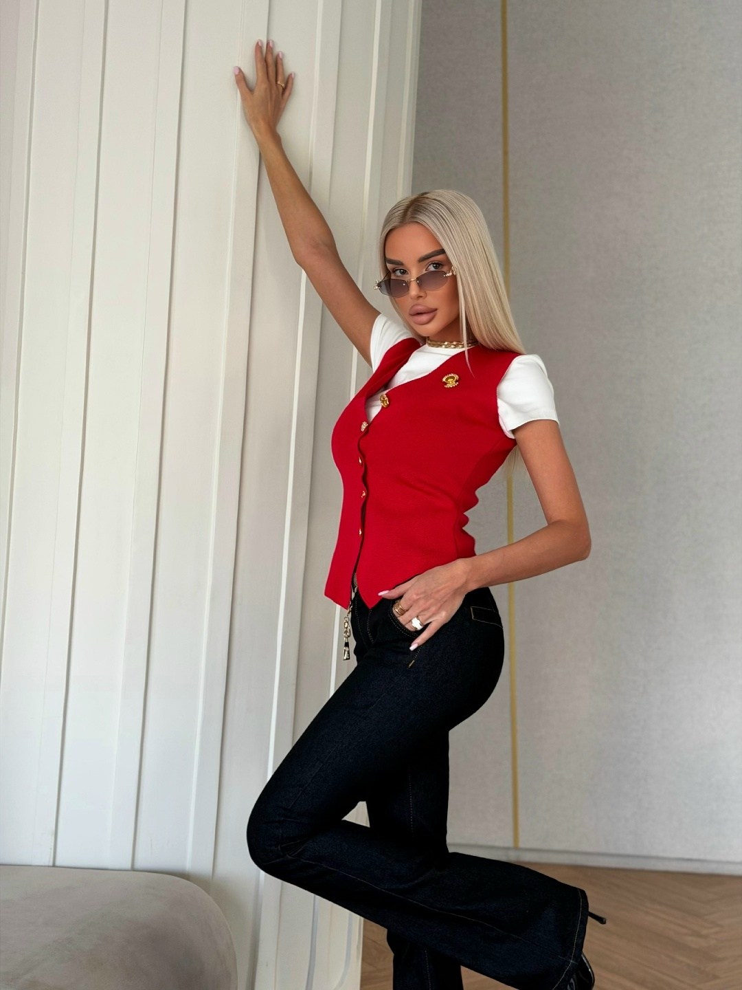 жилет dilana vip 2007 красный,жилет dilanavip 2007 красный,красный жилет,женский жилет,элегантный жилет красный