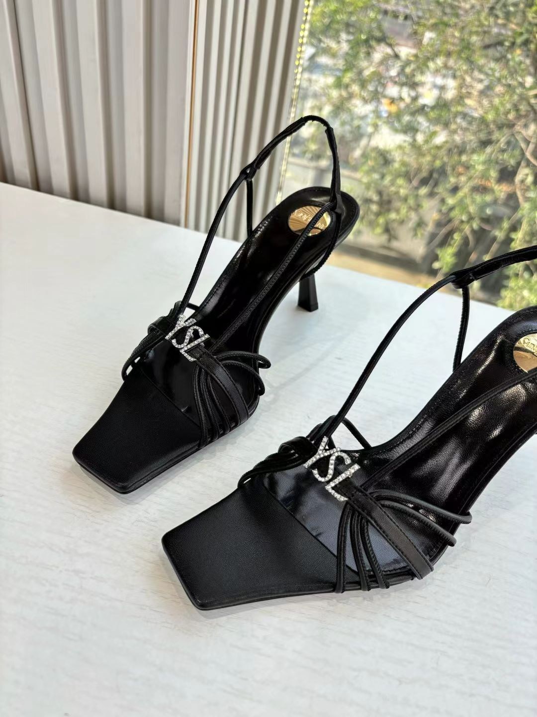 ,босоножки на каблуках,босоножки женские,женская ,туфли ив сен лоран с каблуком