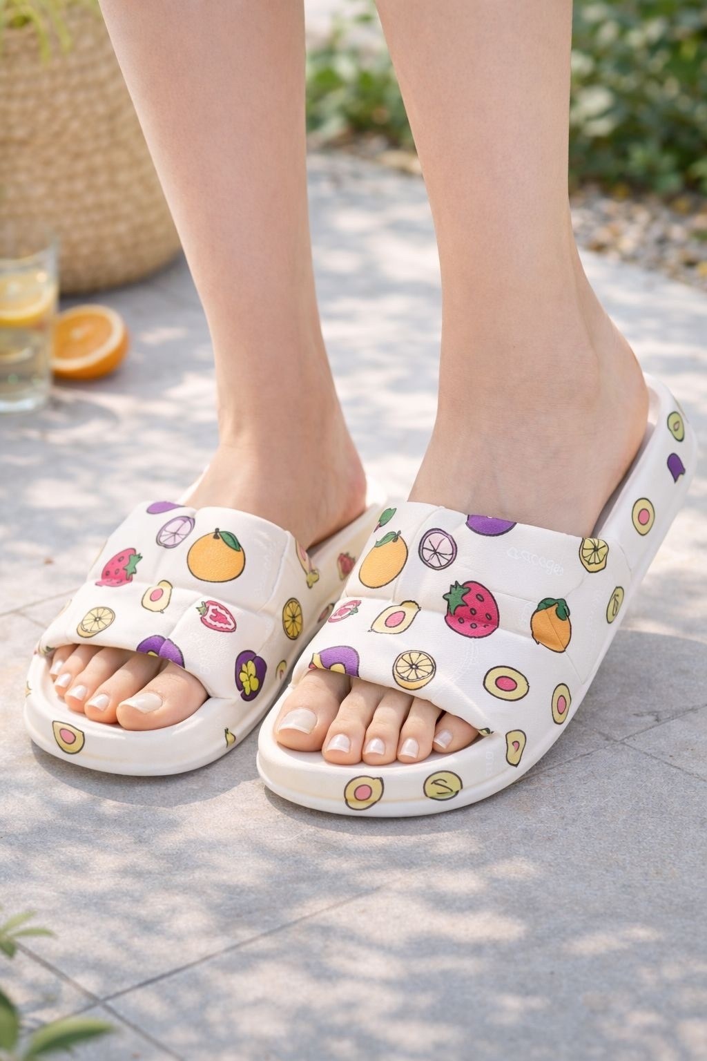 шлепанцы женские,,яркие шлепанцы,crocs classic,пляжная