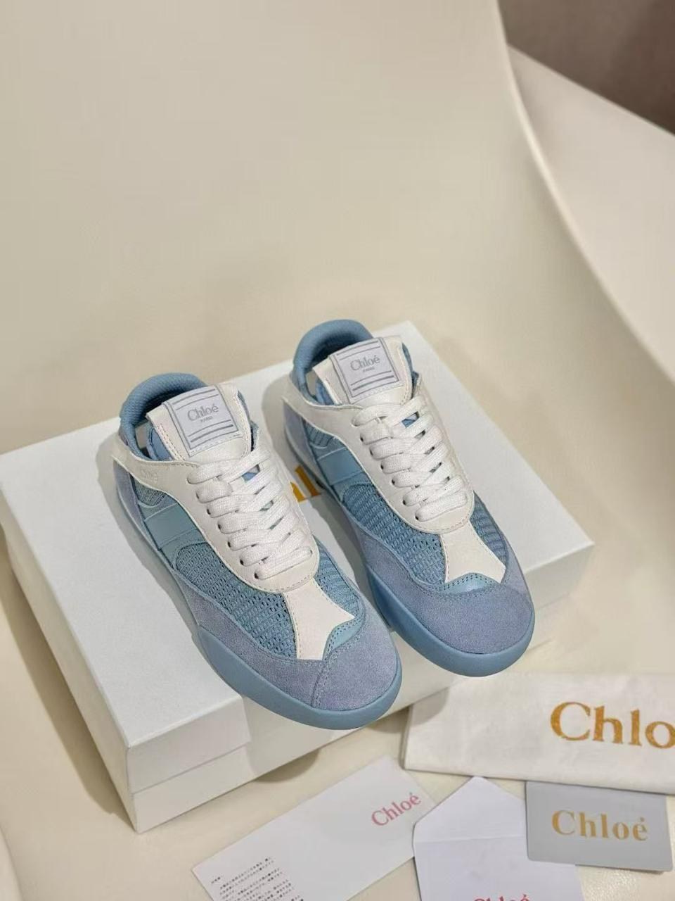 ,кроссовки женскиe,кроссовки стильные,модная женская ,современные кроссовки