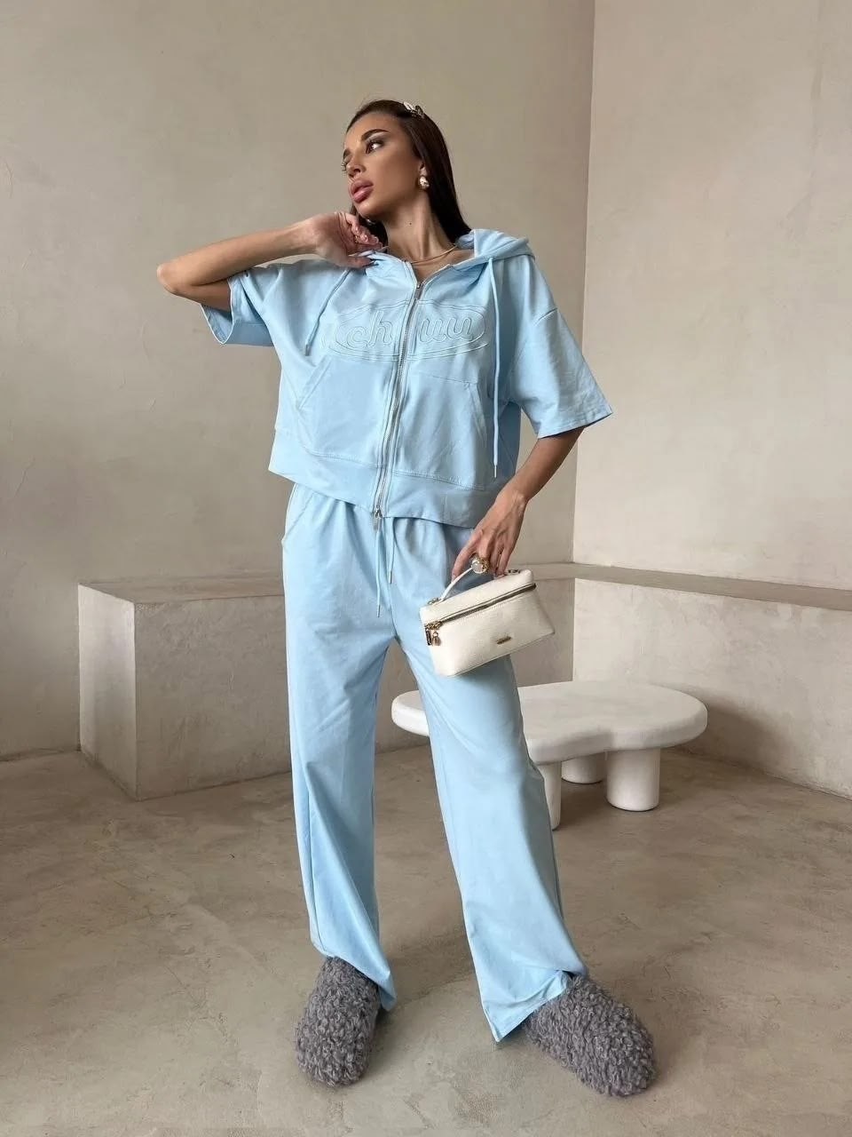 стильный костюм,женский костюм,спортивный костюм,женский спортивный костюм,бежевый костюм