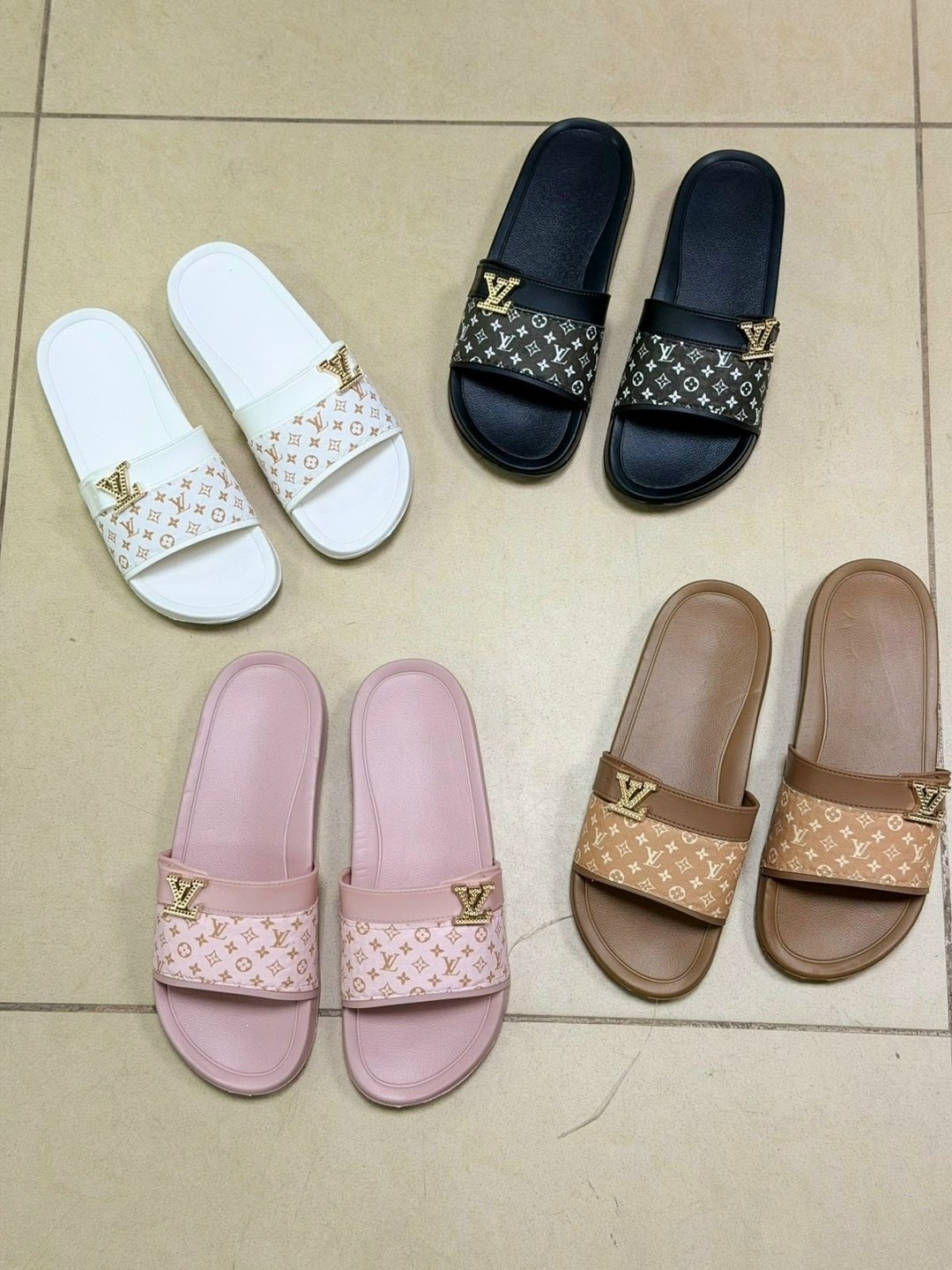 шлепанцы луи виттон белые,шлепанцы луи виттон,louis vuitton шлепанцы,женские белые кожаные шлепки louis vuitton lm-14241,шлепки луи витон женские