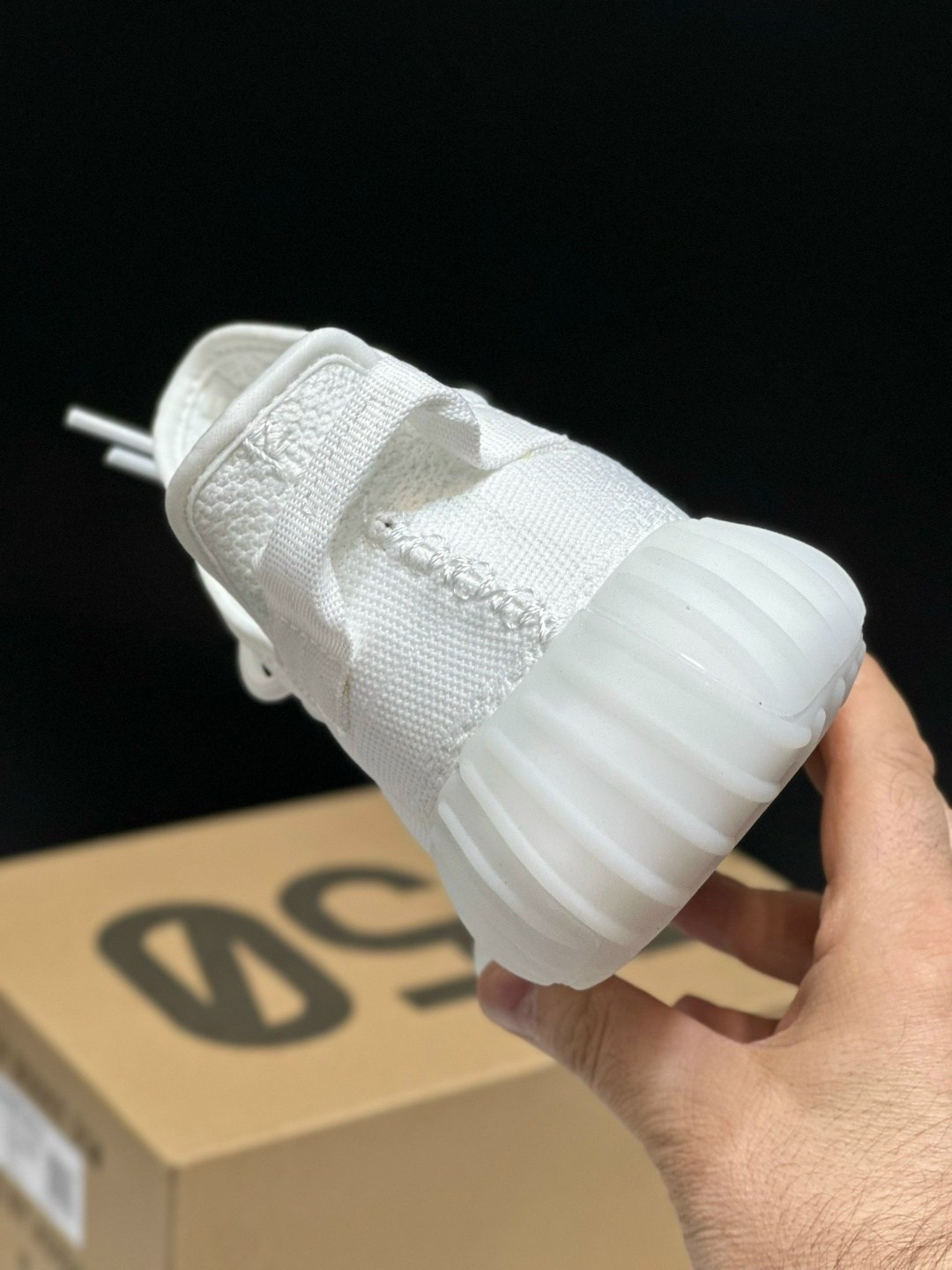 adidas yeezy boost 350 v 2,кроссовки adidas yeezy boost,adidas yeezy boost 350 triple white,yeezy 350 cream white оригинал,adidas yeezy boost 350 v2 cream