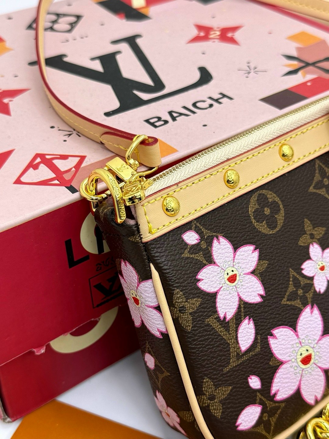 сумка louis vuitton,сумка через плечо от louis vuitton,louis vuitton сумка на плечо багет,louis vuitton сумка женская,сумка-тоут lv louis vuitton