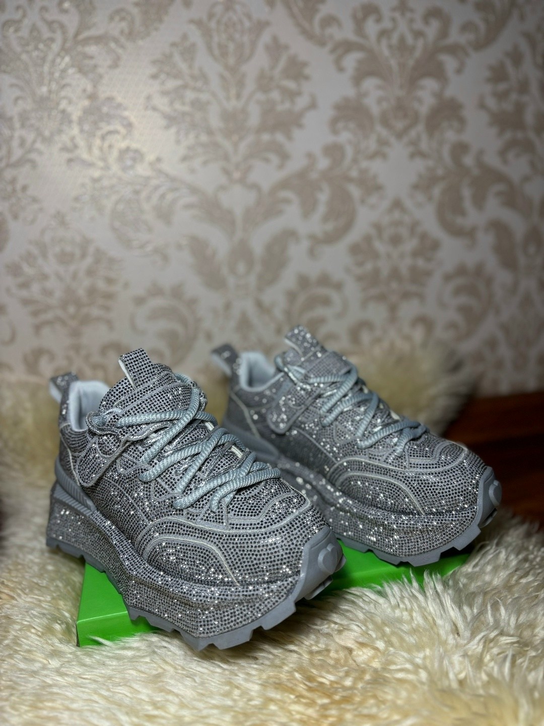 женские кроссовки,кроссовки,кроссовки модные,блестящие кроссовки,массивные кроссовки