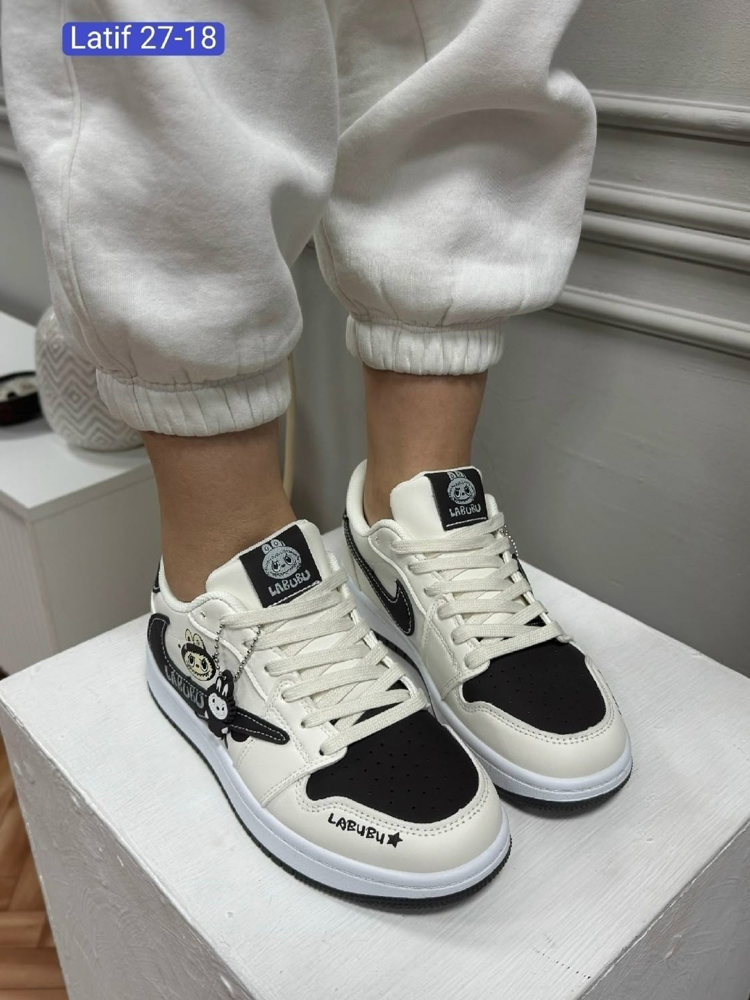 кроссовки,кроссовки женскиe,кроссовки стильные,спортивная , женская