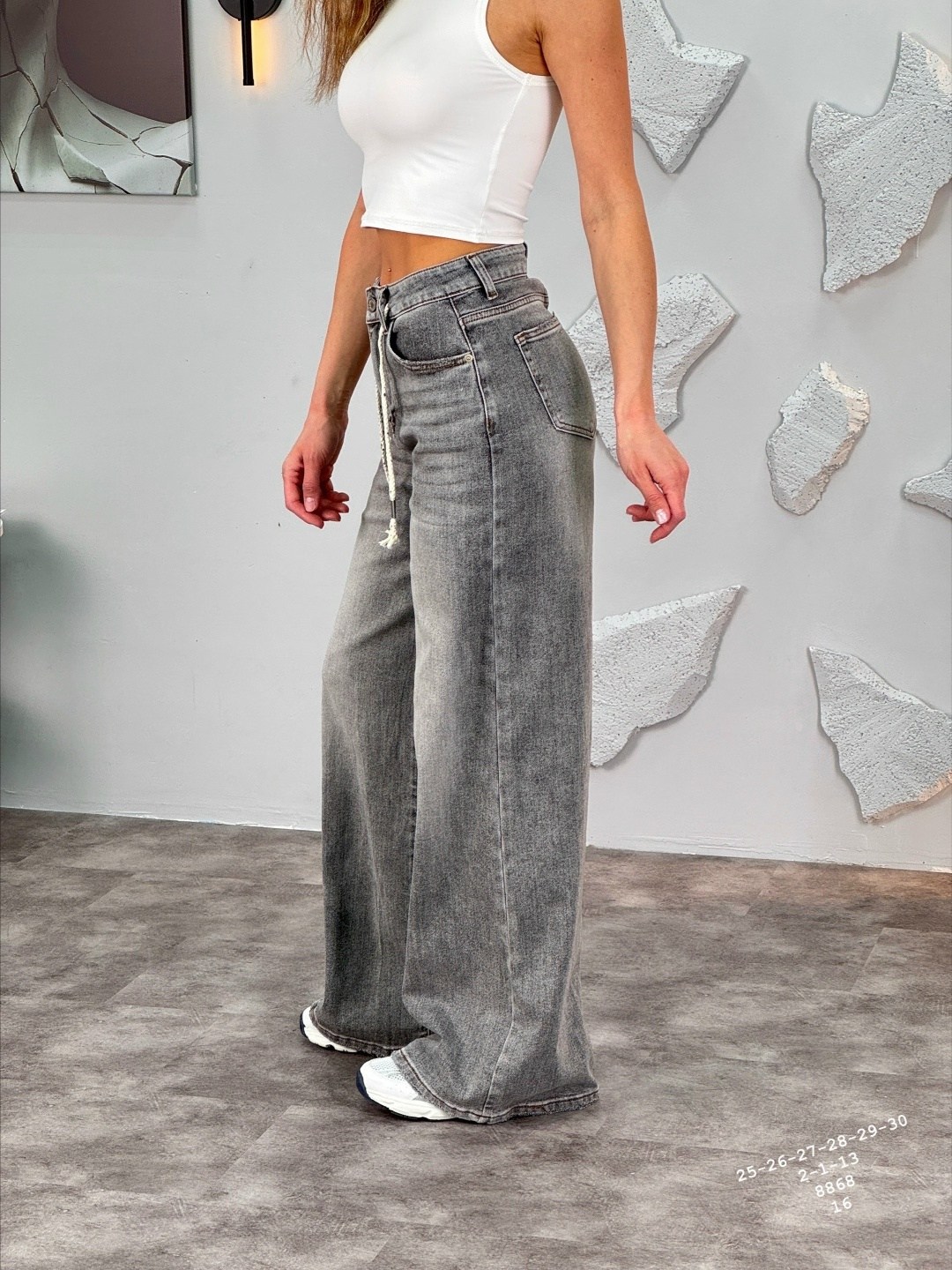 женские джинсы,джинсы,стильные джинсы,джинсы широкие,широкие женские джинсы