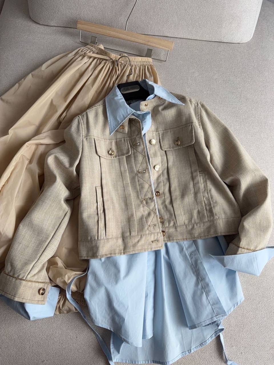 куртка джинсовая,повседневная куртка,женская джинсовая куртка,куртка женская,женская джинсовая куртка miu miu