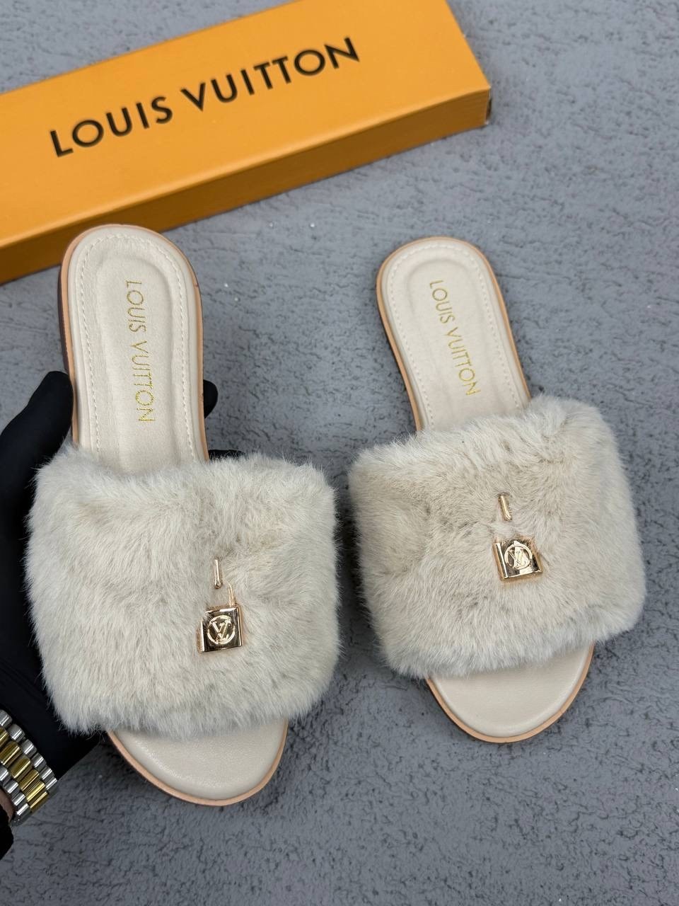 тапочки louis vuitton,тапочки женские,меховые тапочки,меховые тапки,тапки с мехом