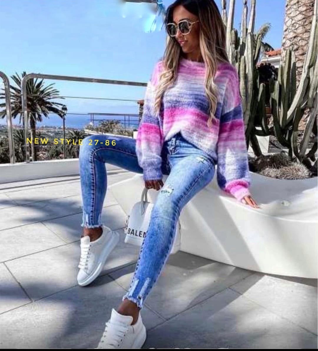 джинсы женские,одежда джинсы,яркий свитер,вязаный свитер градиентом,вязаные свитера
