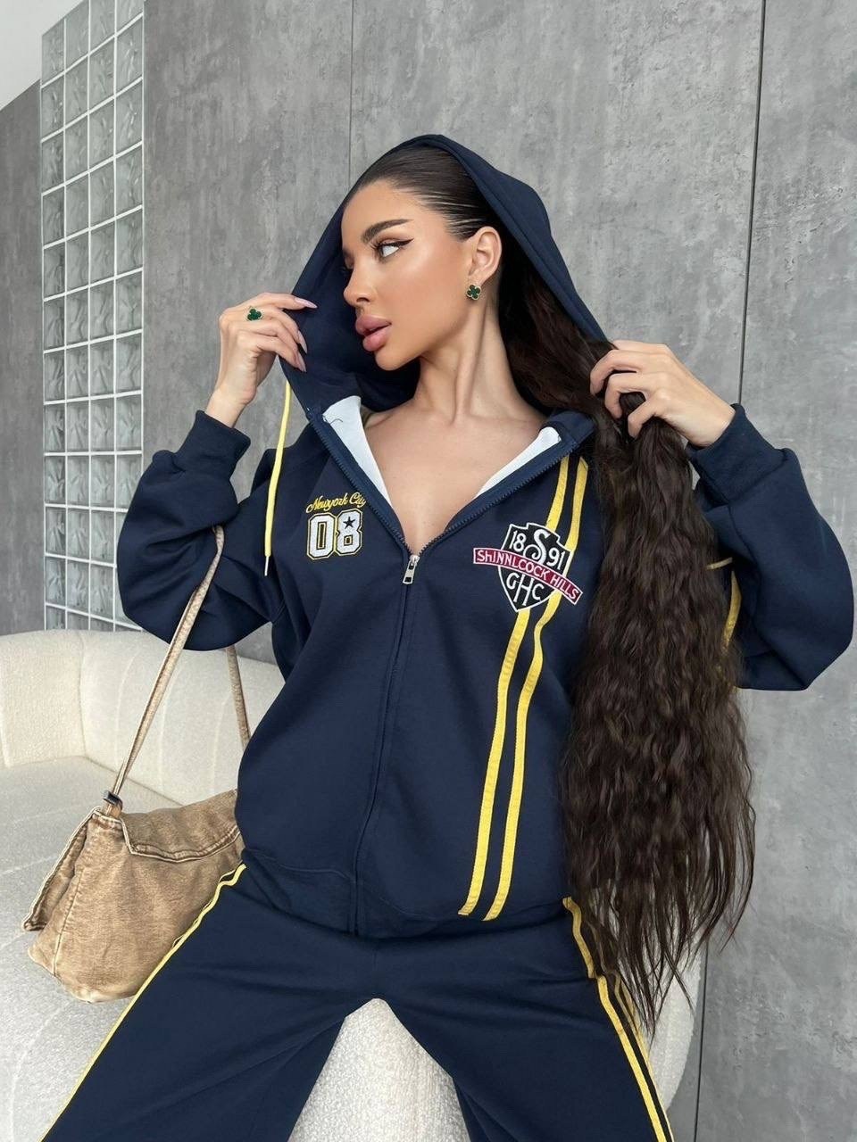 спортивный костюм женский,спортивный костюм,женский костюм,loro piana женский красный костюм,спортивный костюм miu miu женский