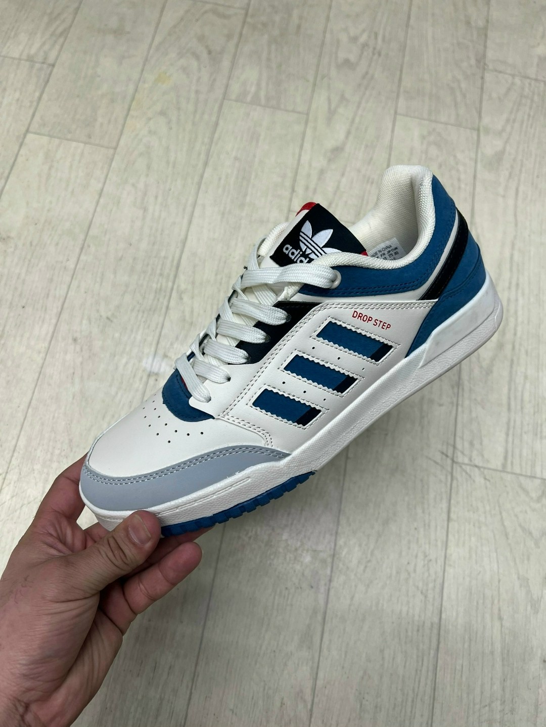 кроссовки adidas,иранские кроссовки адидас,кроссовки адидас,адидас кроссовки мужские,мужские кроссовки adidas