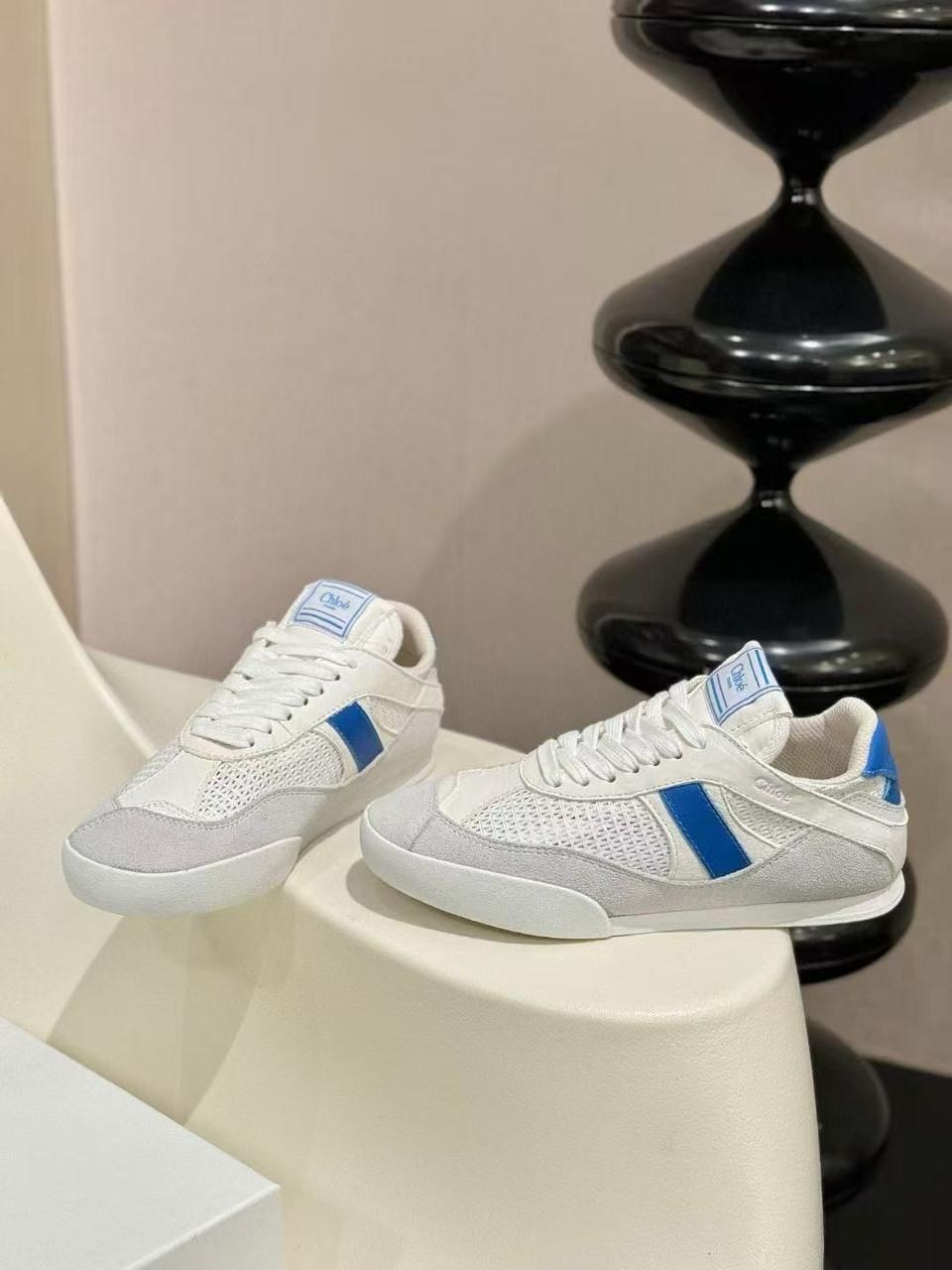 ,кроссовки женскиe,кроссовки стильные,модная женская ,современные кроссовки