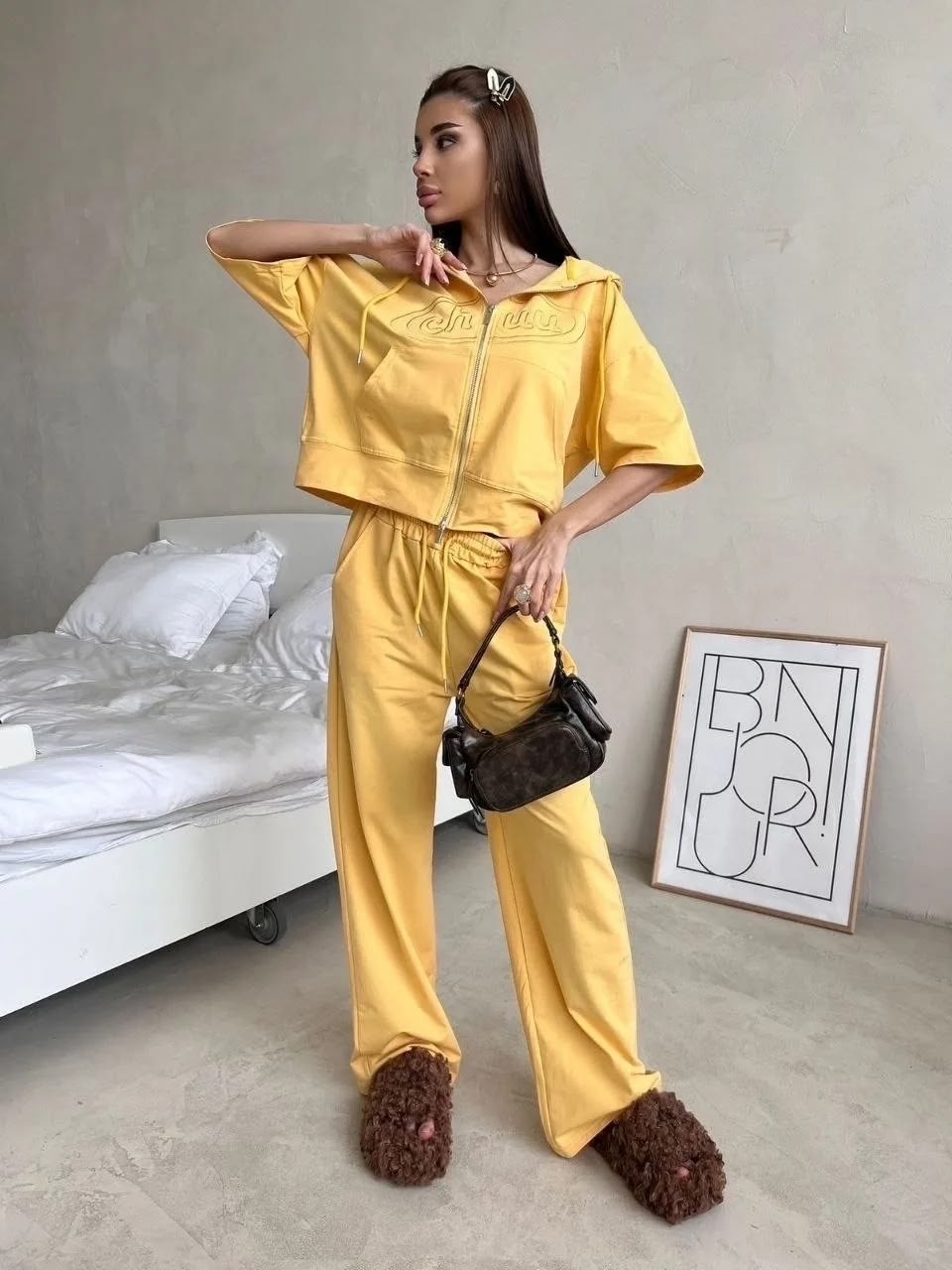 стильный костюм,женский костюм,спортивный костюм,женский спортивный костюм,бежевый костюм