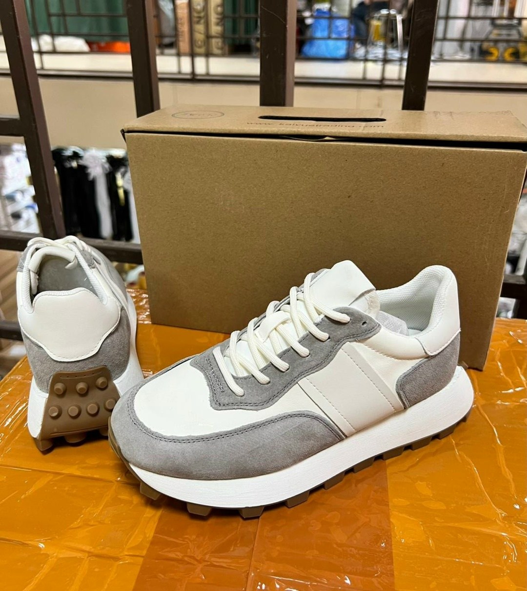 женские кроссовки,,повседневные кроссовки,стильные кроссовки,кроссовки модные