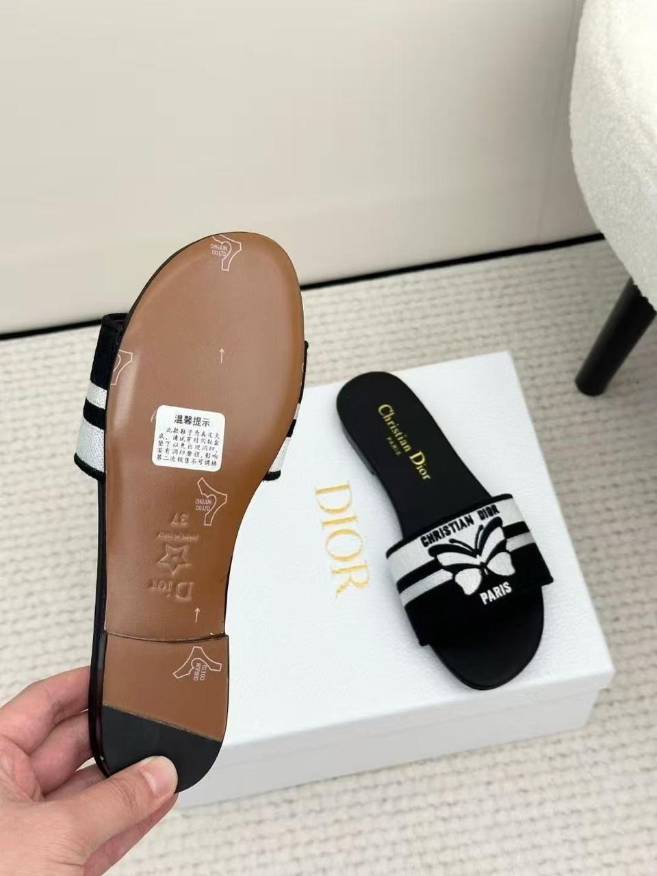 шлепанцы christian dior,шлепанцы женские christian dior,dior dway шлепанцы,шлепанцы женские кристиан диор,черные шлепанцы