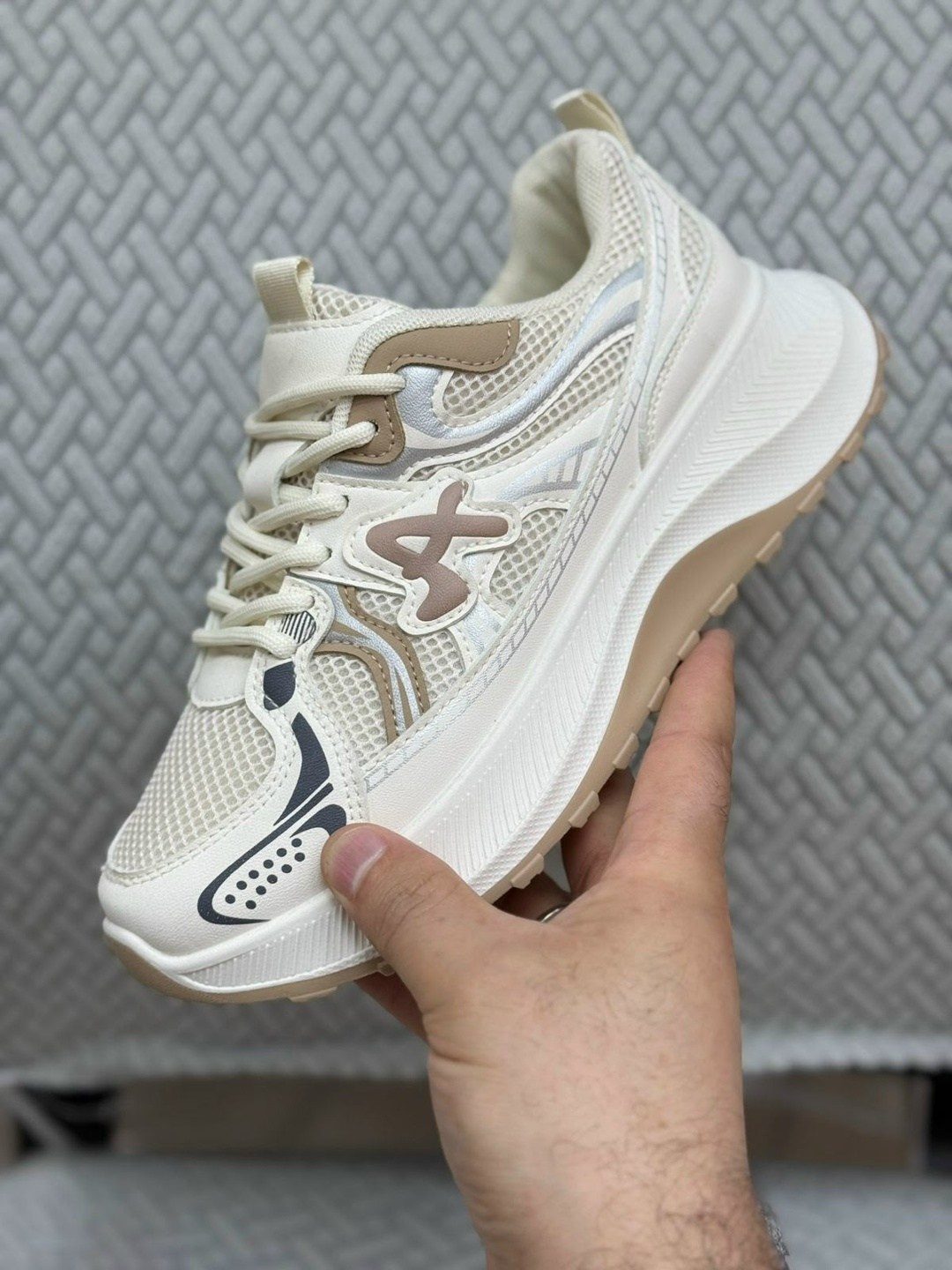 кроссовки женскиe,кроссовки,кроссовки модные,кроссовки для женщин,кроссовка