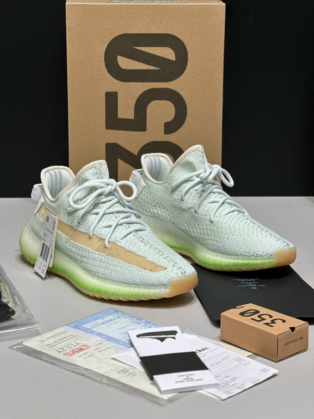 adidas yeezy boost 350 v2 hyperspace,adidas yeezy boost 350 v 2,adidas yeezy boost 350,adidas yeezy boost 350 v2 tail light,кроссовки adidas yeezy boost 350