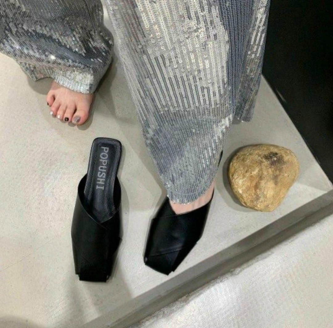 шлепанцы женские,мюли женские,модные шлепки,модные тапочки,модные шлепанцы