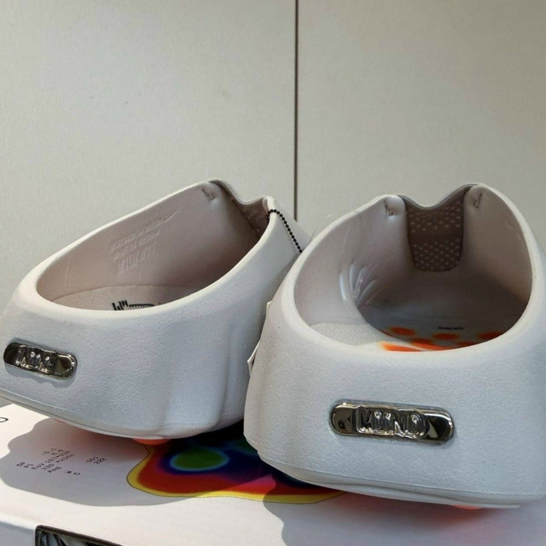 ,тапки модные,спортивная ,кроссовки nike,кроссовки тапки