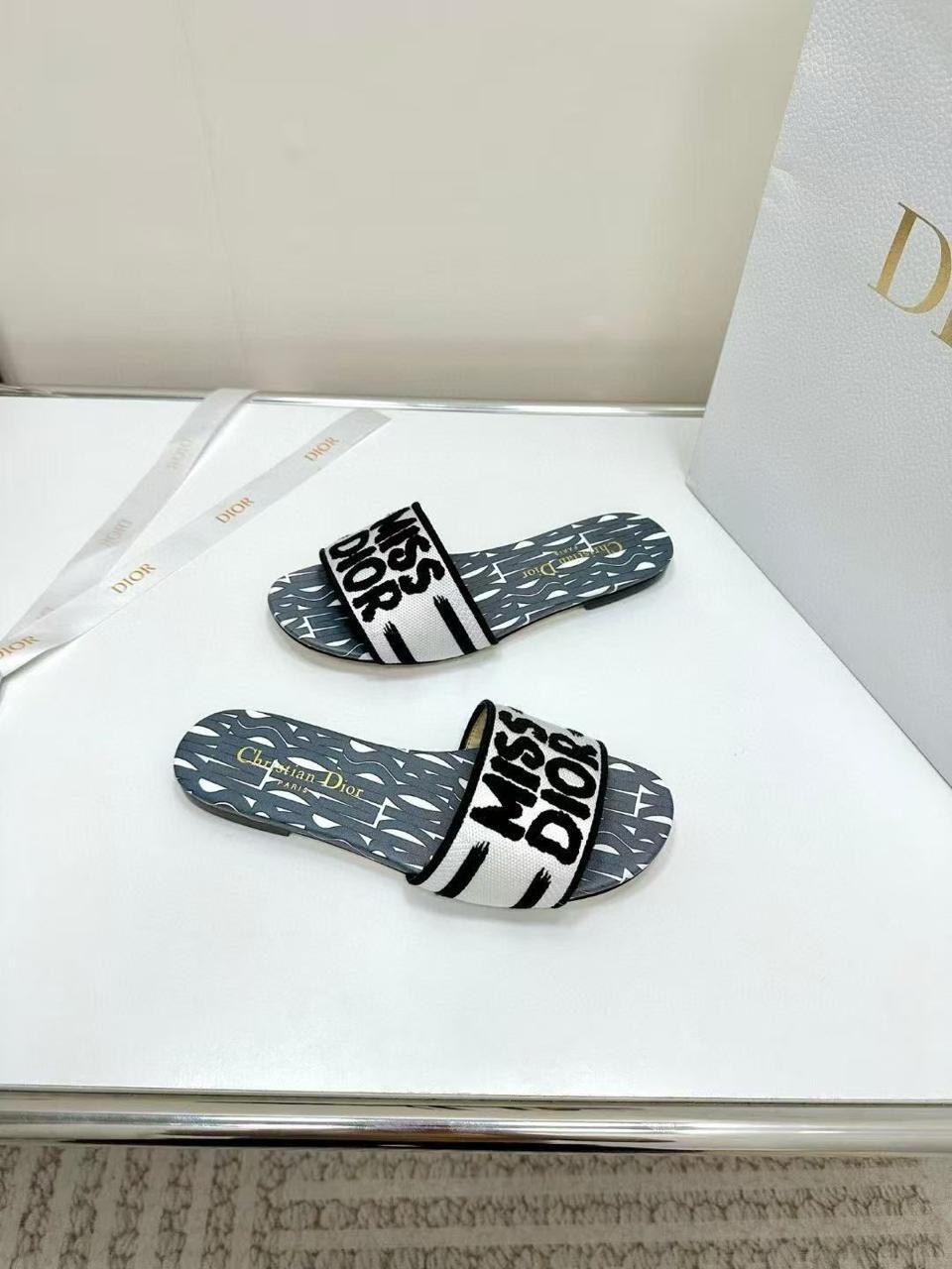 шлепанцы christian dior,шлепанцы кристиан диор,женские шлепанцы,,шлепки диор