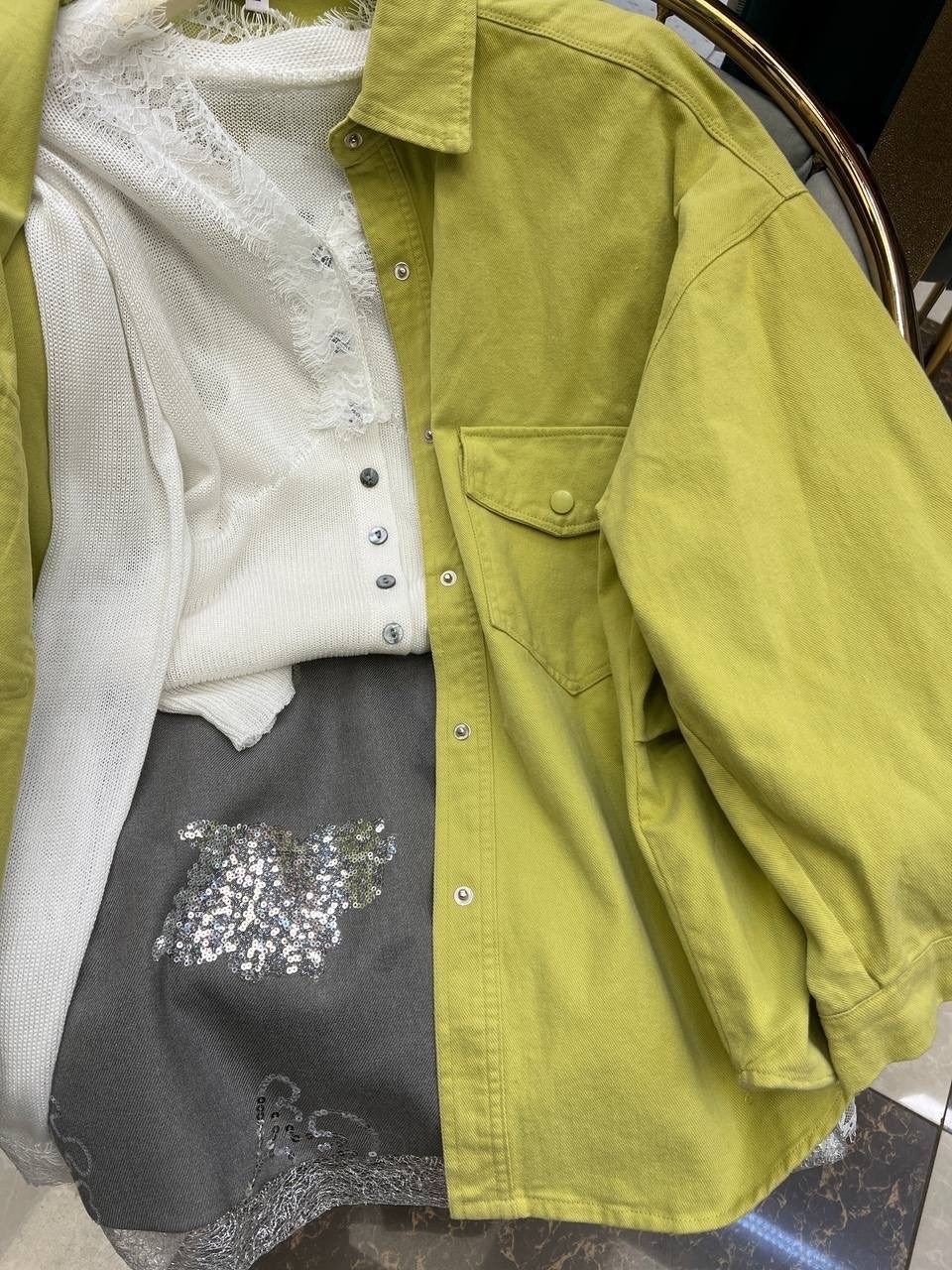 женская рубашка оверсайз,рубашка джинсовая оверсайз,стильная блузка,рубашка свободного кроя,куртка оверсайз