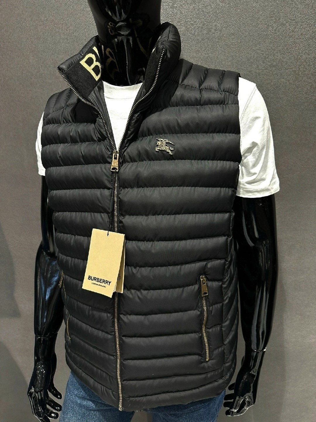 жилетка burberry,жилет burberry,жилетка безрукавка мужская burberry,жилетка барбери,жилетка барбери мужская черная