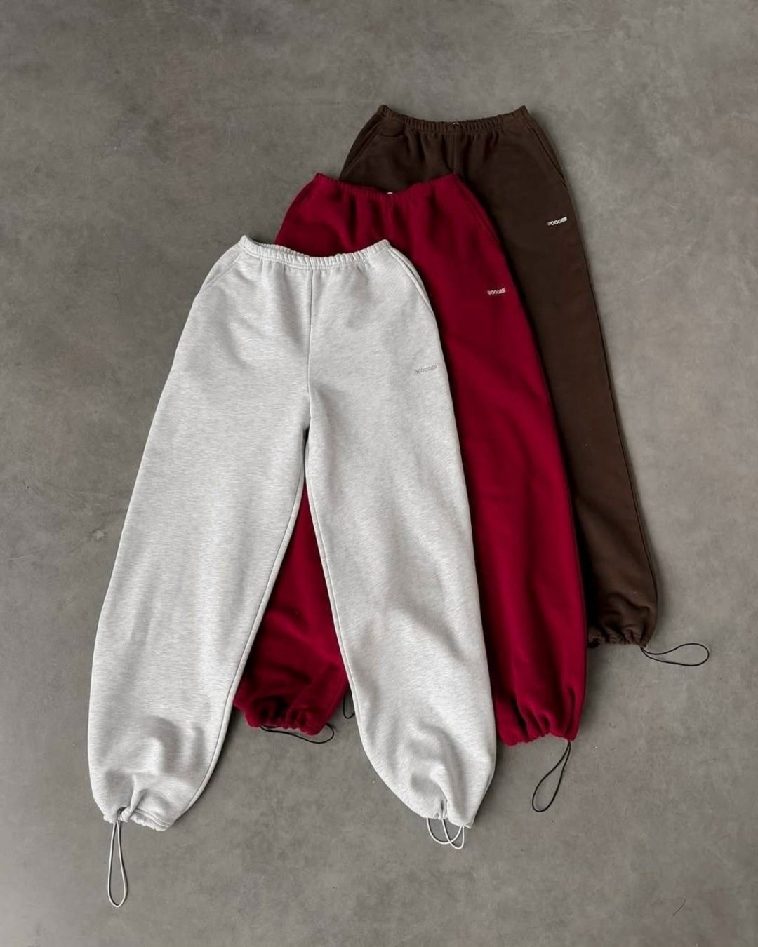 брюки розовые,светло-розовые женские джоггеры dreskod dk02 22,светло-розовые джоггеры dreskod,розовые спортивные штаны,брюки свободные