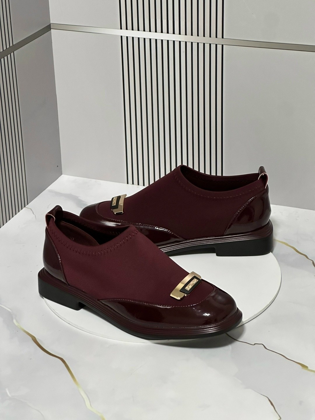 ,женская ,лоферы женские,лоферы женские луи виттон,бордовые лоферы