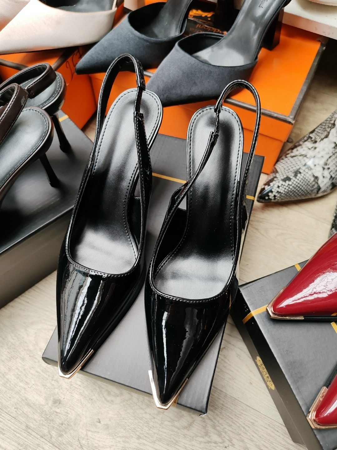 ,туфли лодочка,женские туфли лодочки,женские кожаные босоножки gucci бордовые,дизайнерские женские туфли-лодочки на высоком тонком каблуке с острым носком