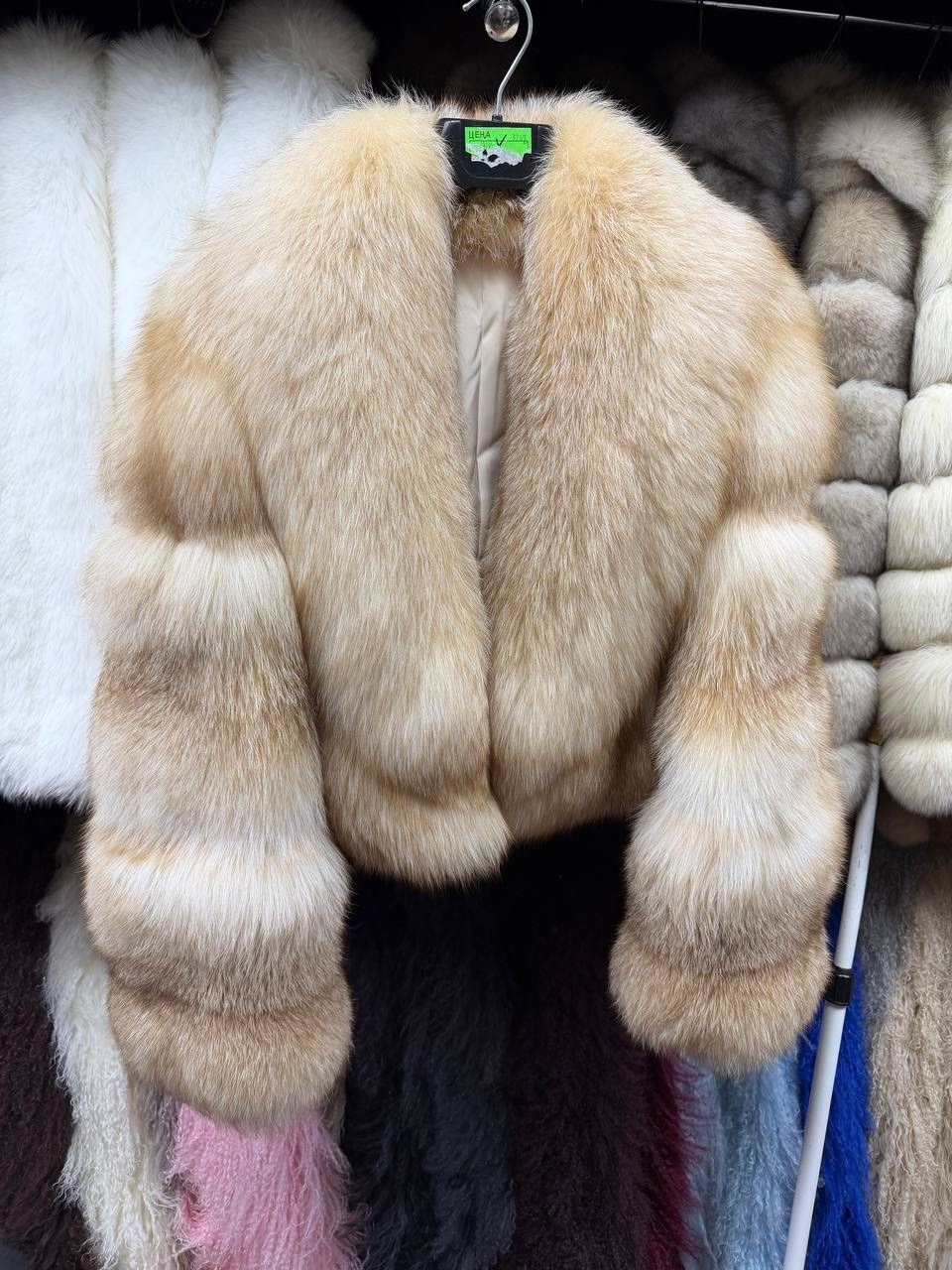 женская шуба,женские меховые,меховая куртка,шуба женская из натурального лисьего меха,мех лисы