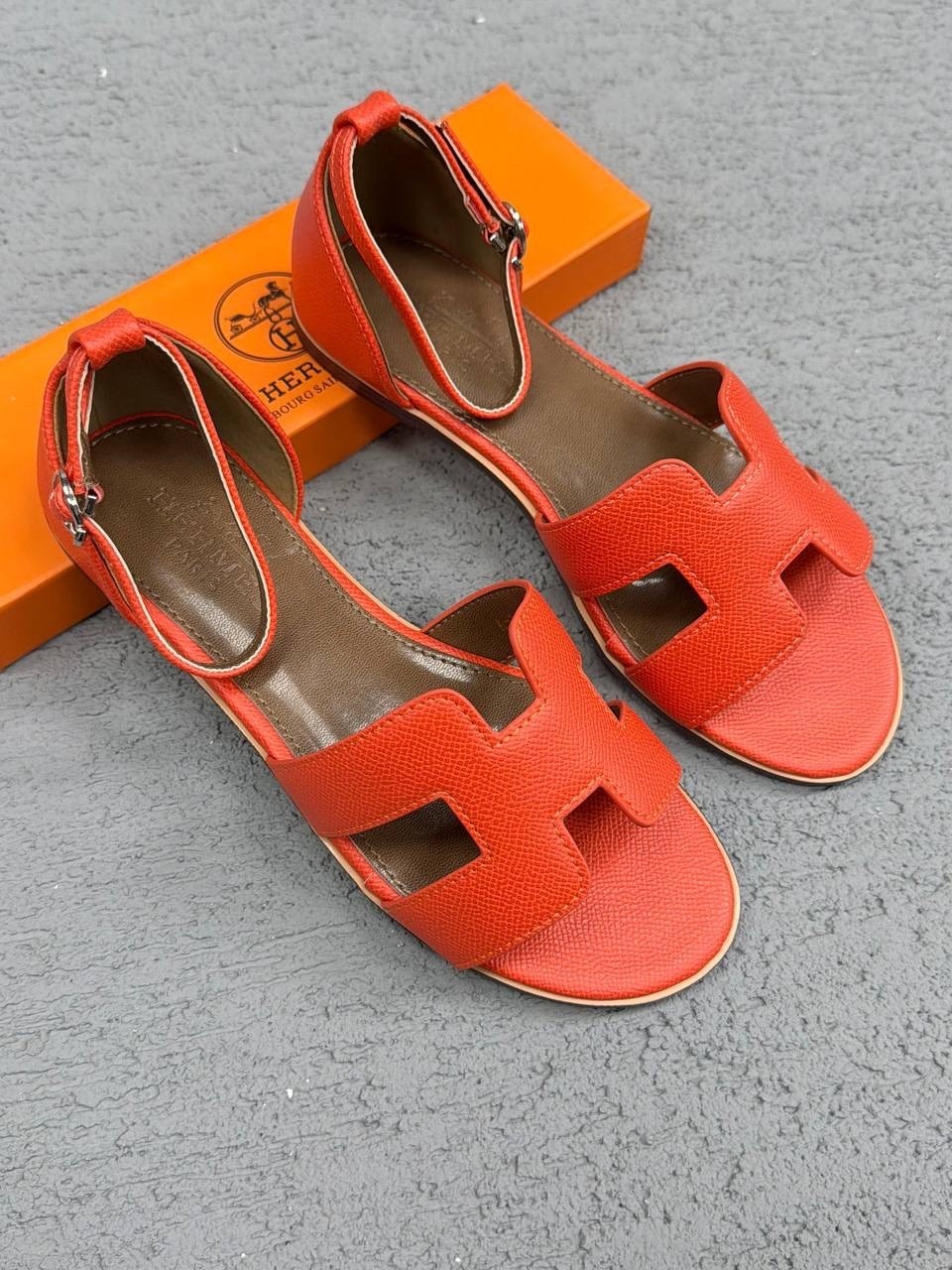 босоножки hermes,сандалии гермес женские,босоножки hermes santorini,босоножки эрмес,сандалии эрмес сандали