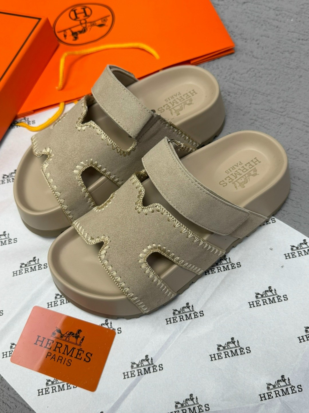 шлепанцы hermes,шлепки женские hermes,сандалии hermes,тапочки hermes,шлепки hermes