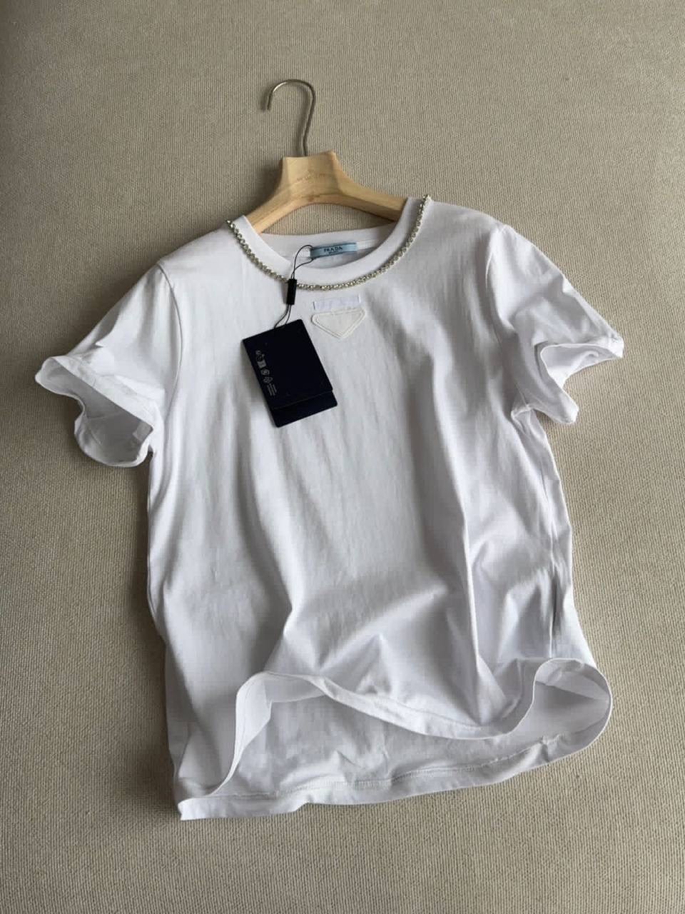 футболка оверсайз с цепочкой из страз sela,футболки женская,белая футболка женская,футболка оверсайз со стразам,футболка оверсайз